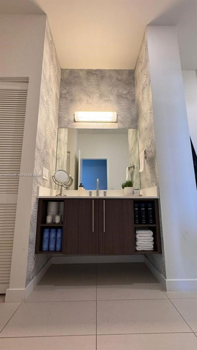 7875 NW 107th Ave , Unit 812, Doral, FL 33178 Photo