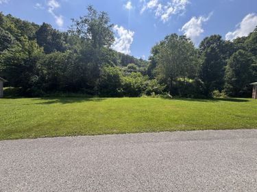 111 115 Stoney Brook Dr , Van Lear, KY 41265