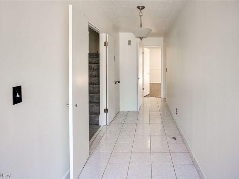 18212 Cornwall Road, Cleveland, OH 44119 Photo 2