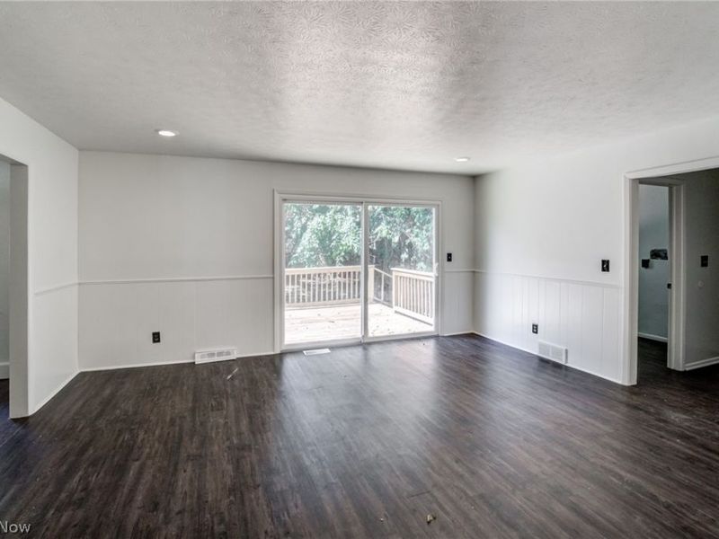 18212 Cornwall Road, Cleveland, OH 44119 Photo 7