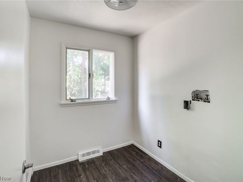 18212 Cornwall Road, Cleveland, OH 44119 Photo 9