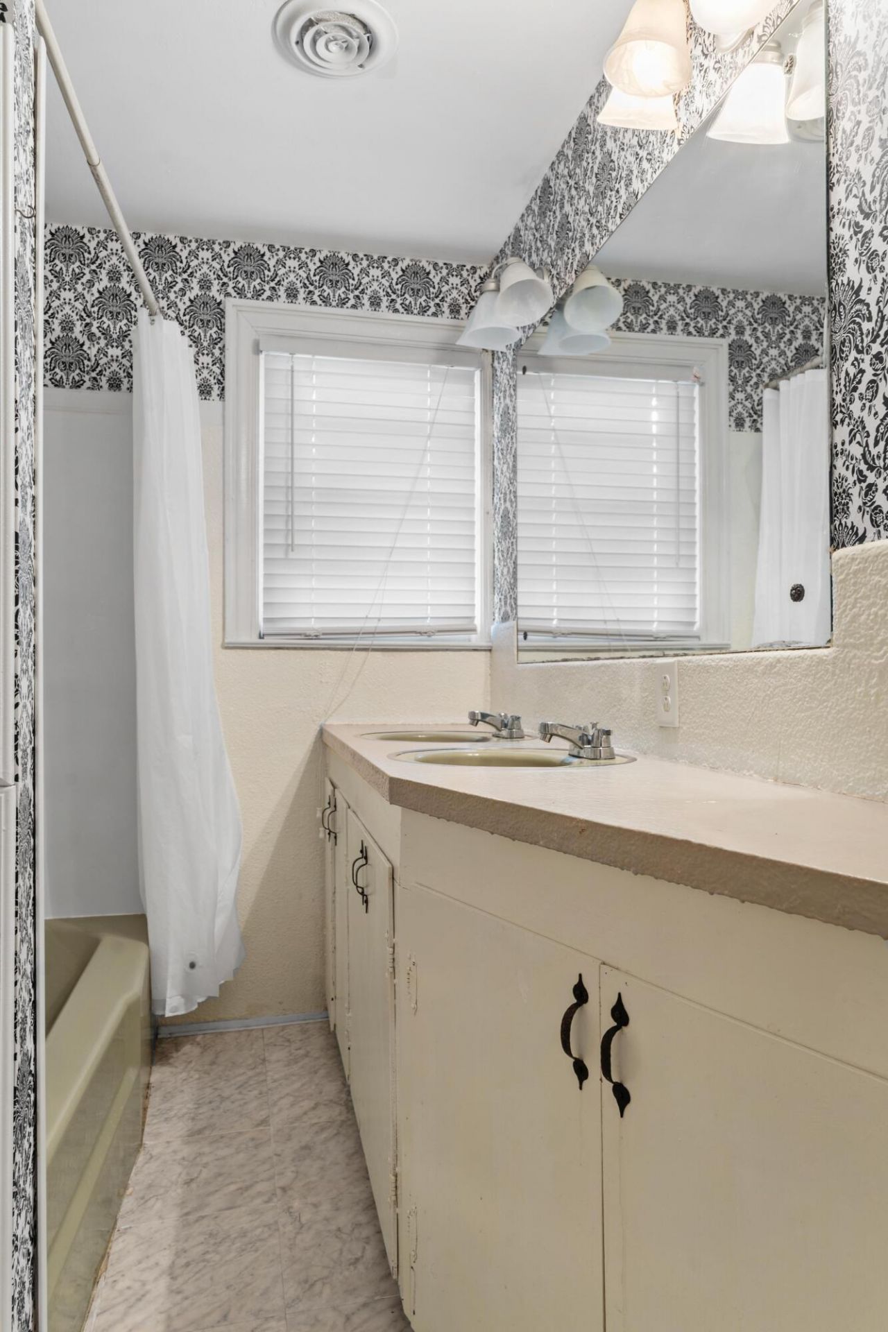 307 Woodhaven Street Photo 14