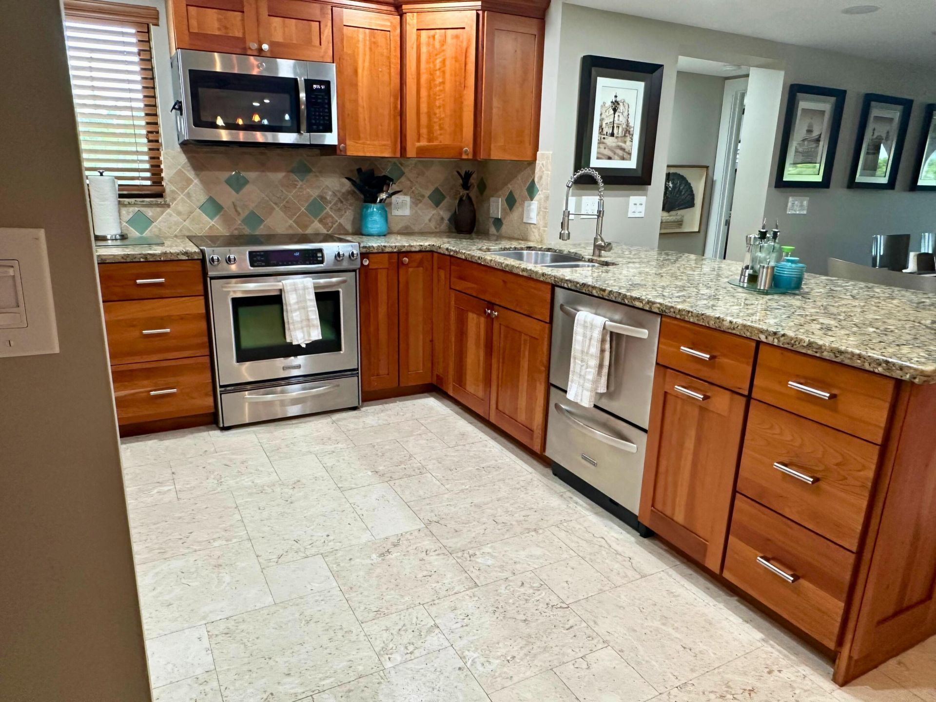 2000 Overseas Highway, Unit APT 4G, Marathon, FL 33050 Photo
