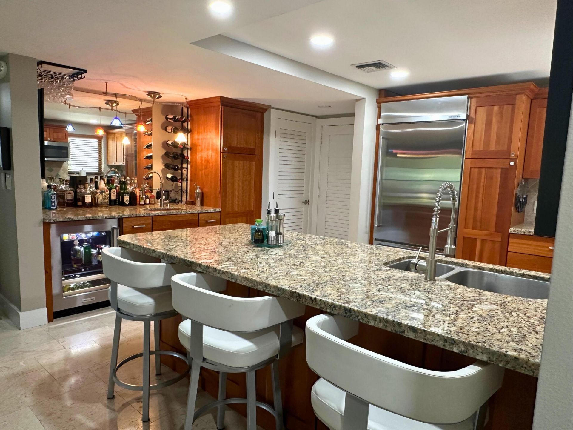 2000 Overseas Highway, Unit APT 4G, Marathon, FL 33050 Photo