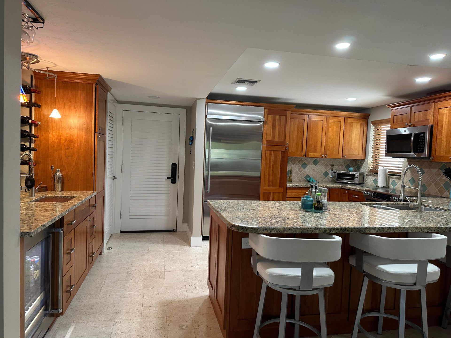2000 Overseas Highway, Unit APT 4G, Marathon, FL 33050 Photo