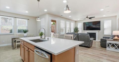 914 Campfire Cir, Rocklin, CA 95765 Photo