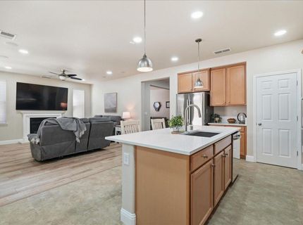 914 Campfire Cir, Rocklin, CA 95765 Photo