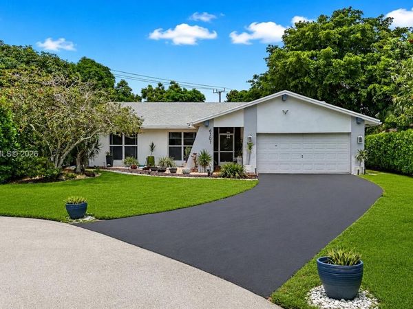 6307 Silk Oak Cir , Tamarac, FL 33319