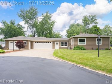 5009 Frankwill Avenue, Independence Twp, MI 48346
