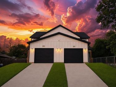 2209 Brookes Street , Fort Worth, TX 76105