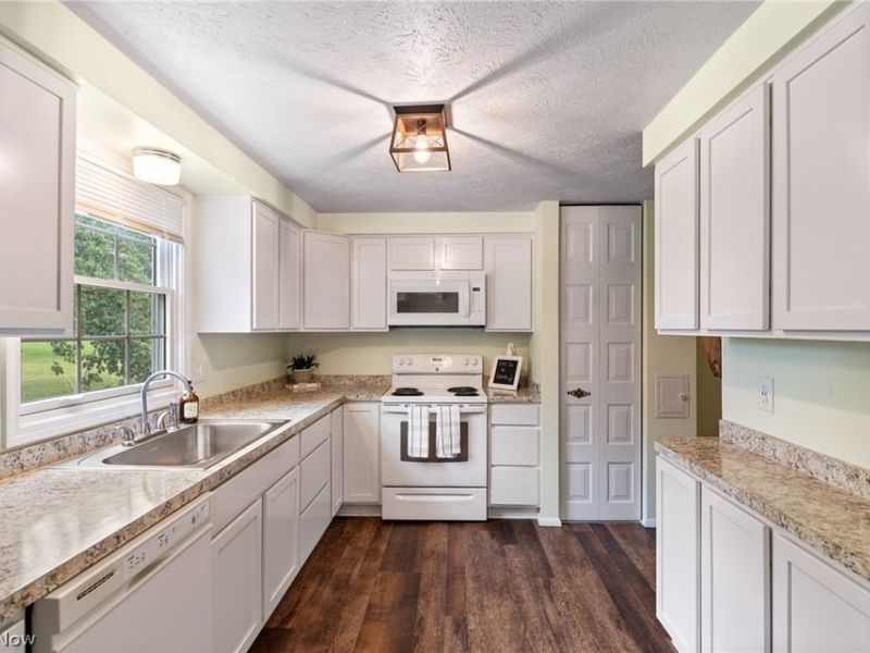 1856 Carver Lane, Hudson, OH 44236 Photo 8
