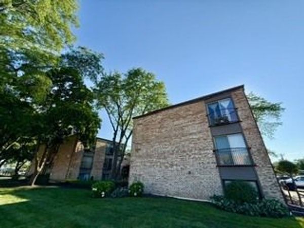 1930 CHERRY Lane , Unit 122, Northbrook, IL 60062
