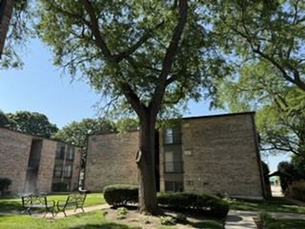 1930 CHERRY Lane , Unit 122, Northbrook, IL 60062