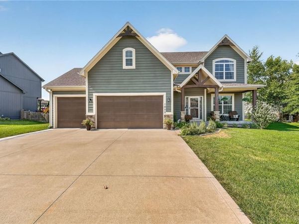 1800 Knoll Creek Lane, Raymore, MO 64083