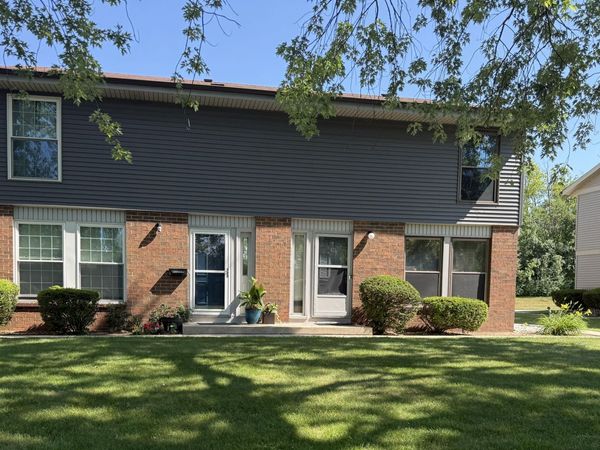 6942 N Raintree Dr, Unit C, Milwaukee, WI 53223