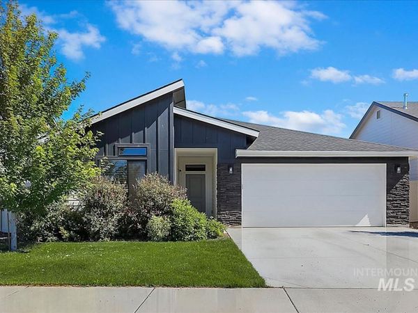 5050 W Grand Rapids Dr, Meridian, ID 83646
