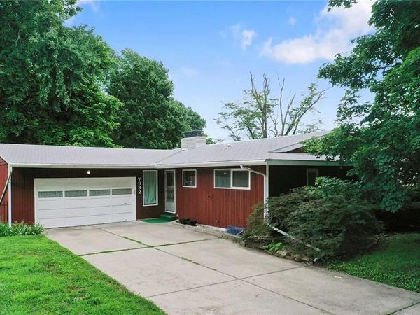 7932 Shawnee Drive, Overland Park, KS 66212