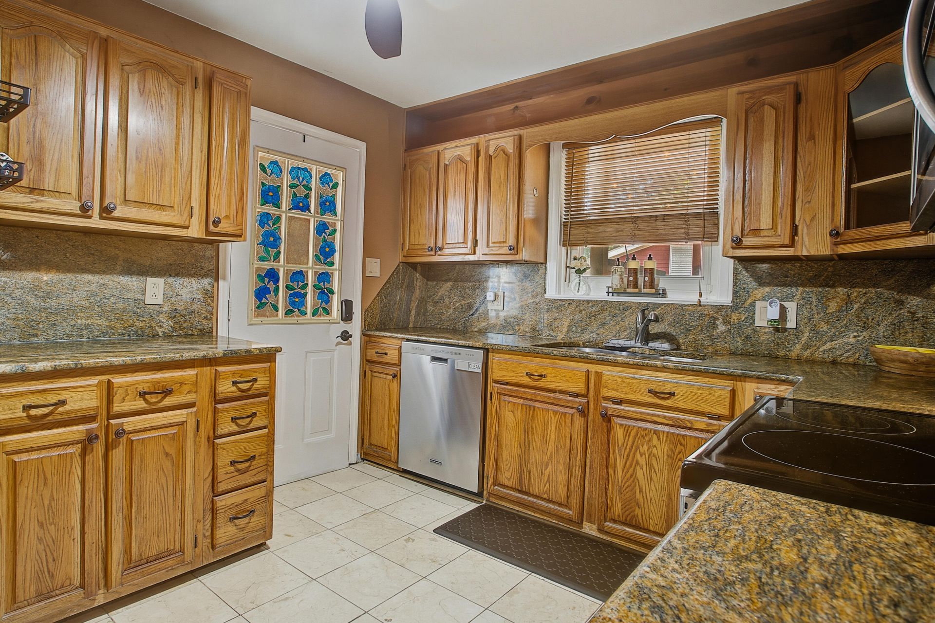 1235 Fort Drive Photo 19