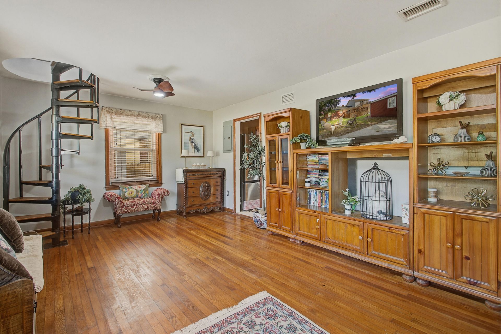 1235 Fort Drive Photo 7
