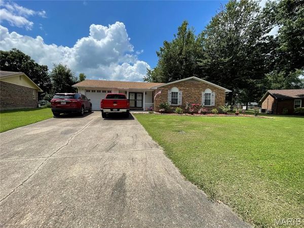 841 Stanford Drive , Sikeston, MO 63801