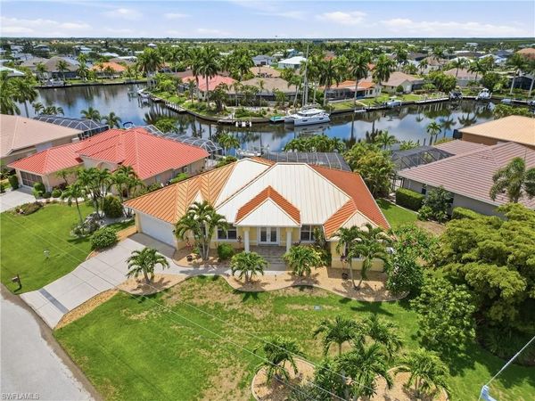1233 Sea Breeze CT, PUNTA GORDA, FL 33950