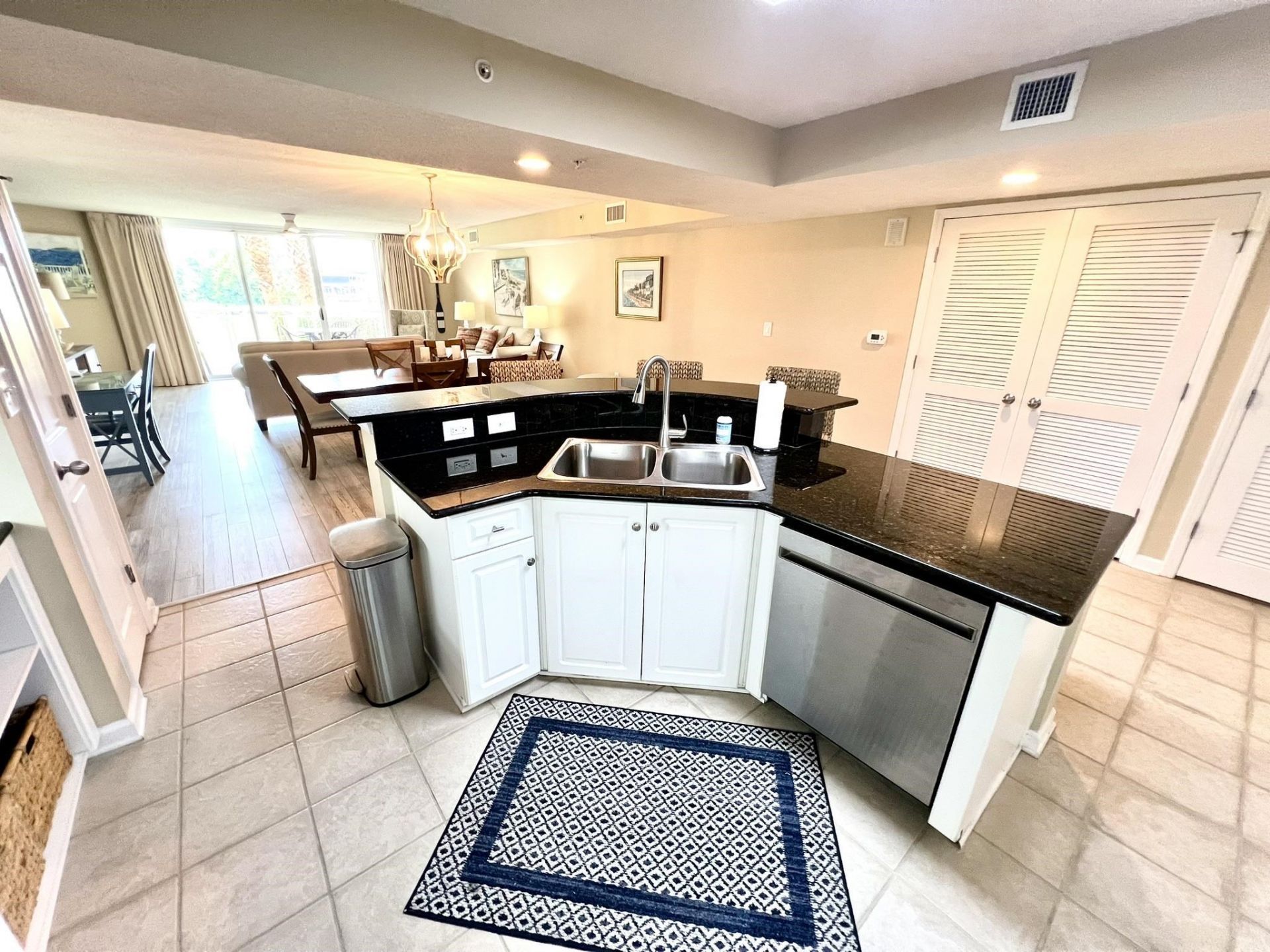 2151 Bridgeview Ct. Photo 8