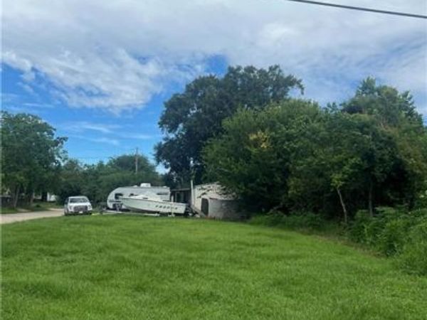 37 SUZI Drive , St Bernard, LA 70085