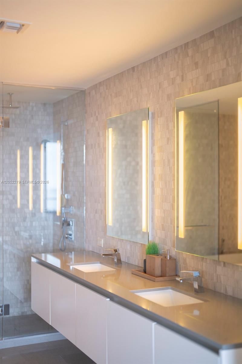 88 SW 7th St , Unit 2712, Miami, FL 33130 Photo