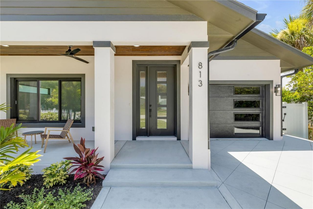 813 E 1st Avenue, New Smyrna Beach, FL 32169 Photo