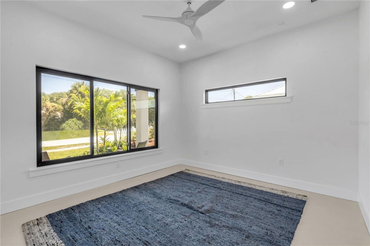 813 E 1st Avenue, New Smyrna Beach, FL 32169 Photo