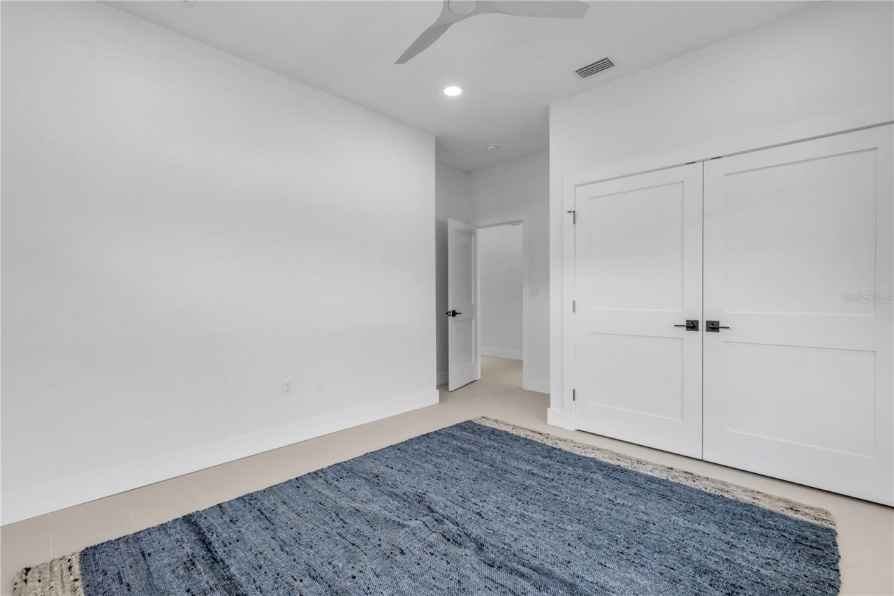 813 E 1st Avenue, New Smyrna Beach, FL 32169 Photo
