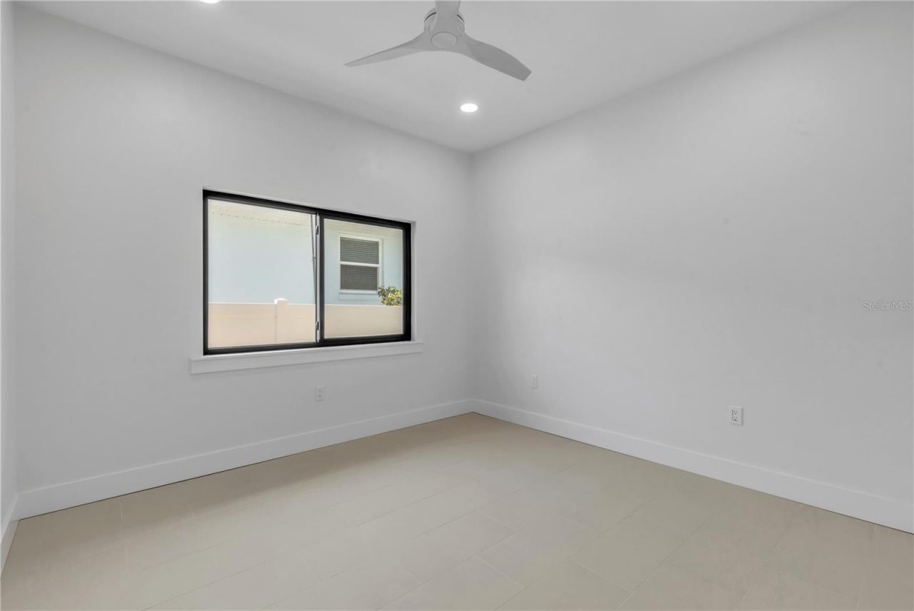 813 E 1st Avenue, New Smyrna Beach, FL 32169 Photo