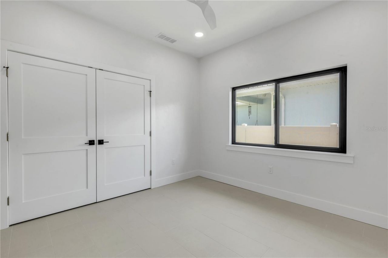 813 E 1st Avenue, New Smyrna Beach, FL 32169 Photo