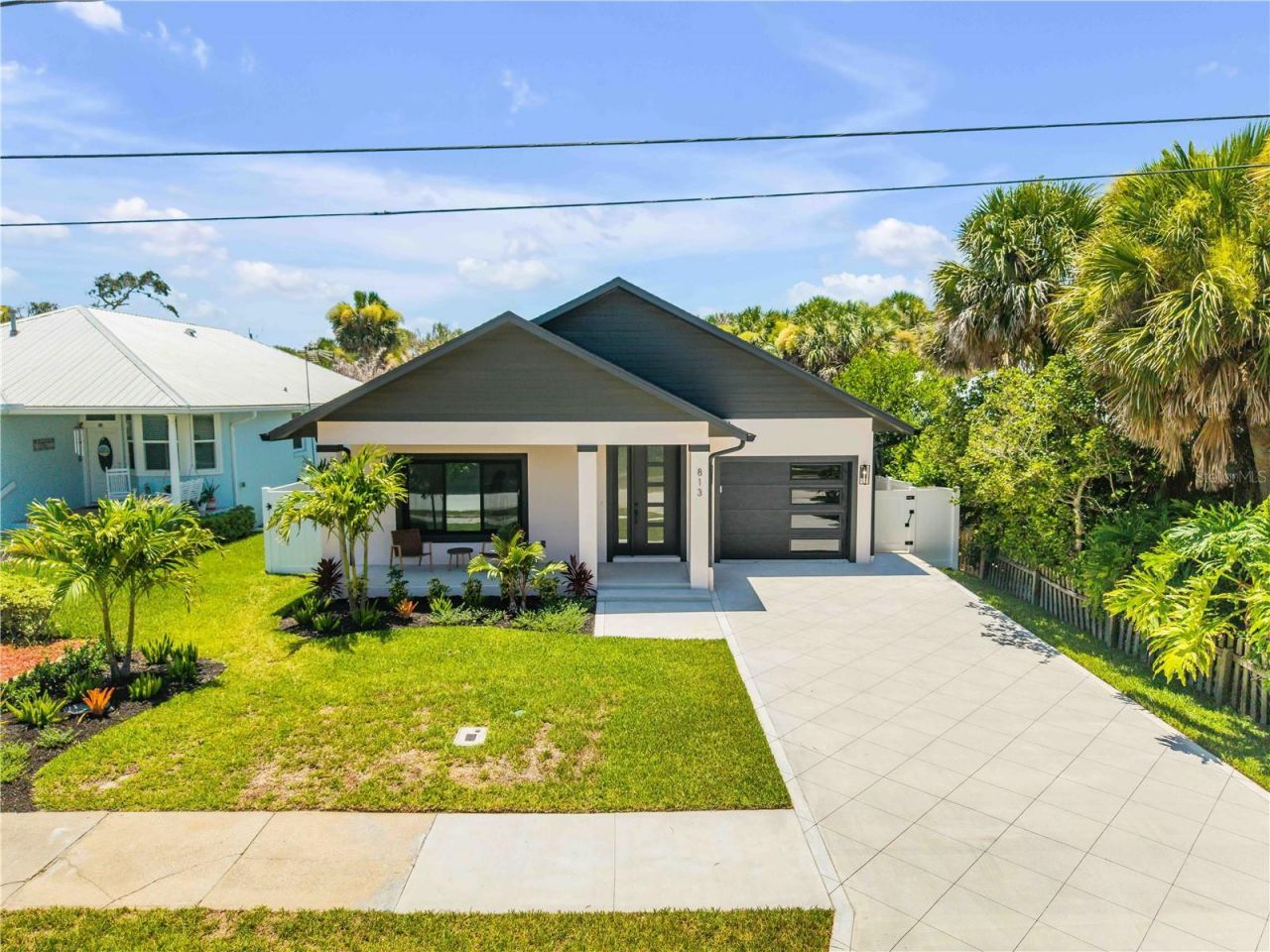 813 E 1st Avenue, New Smyrna Beach, FL 32169 Photo