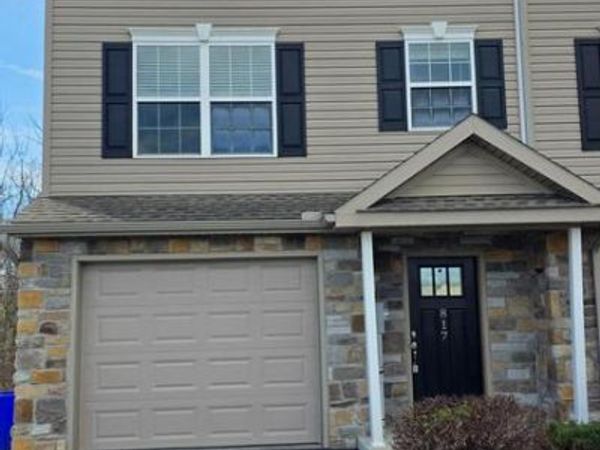 817 GREGS DRIVE , HARRISBURG, PA 17111