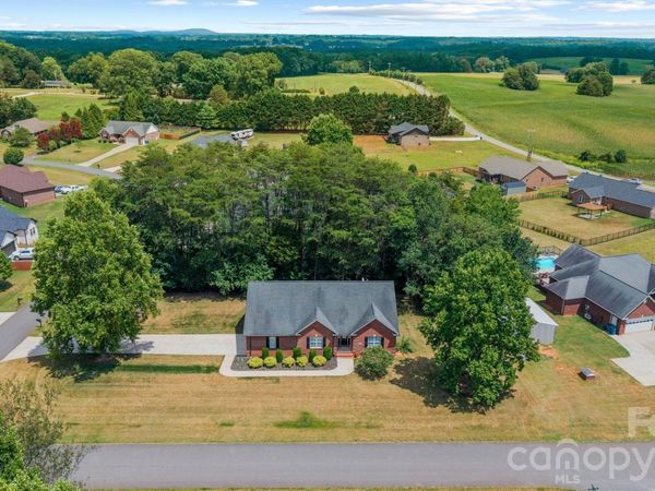 3656 Woodgreen Drive, Lincolnton, NC 28092