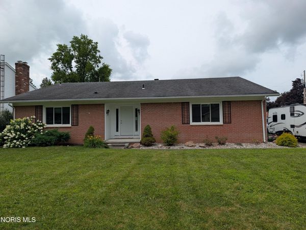 906 Fennimore Street , Fremont, OH 43420