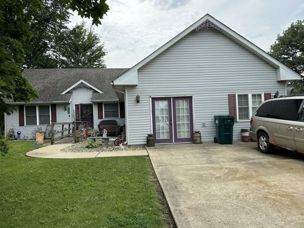 625 Diversatech Drive , Manteno, IL 60950