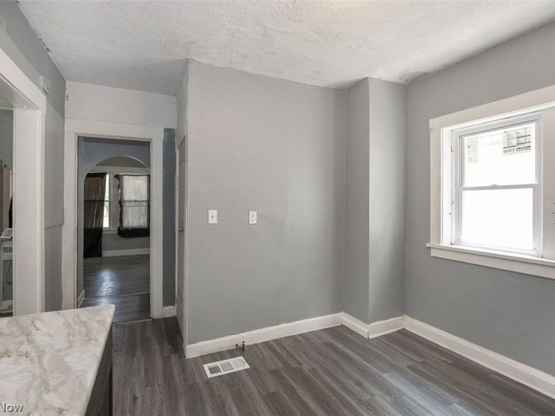 374 E 124th Street, Cleveland, OH 44108 Photo 13