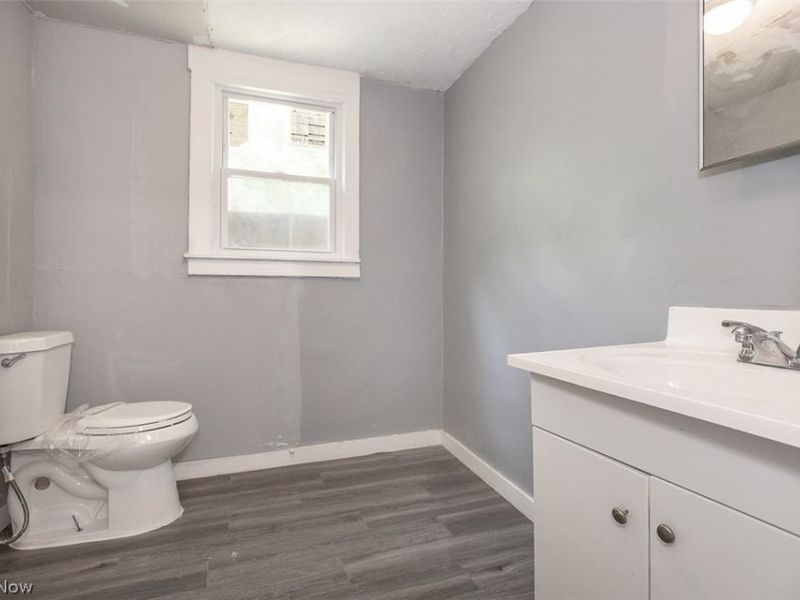 374 E 124th Street, Cleveland, OH 44108 Photo 14