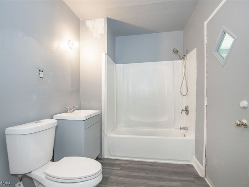 374 E 124th Street, Cleveland, OH 44108 Photo 15