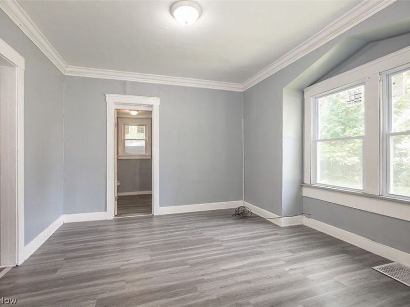 374 E 124th Street, Cleveland, OH 44108 Photo 8