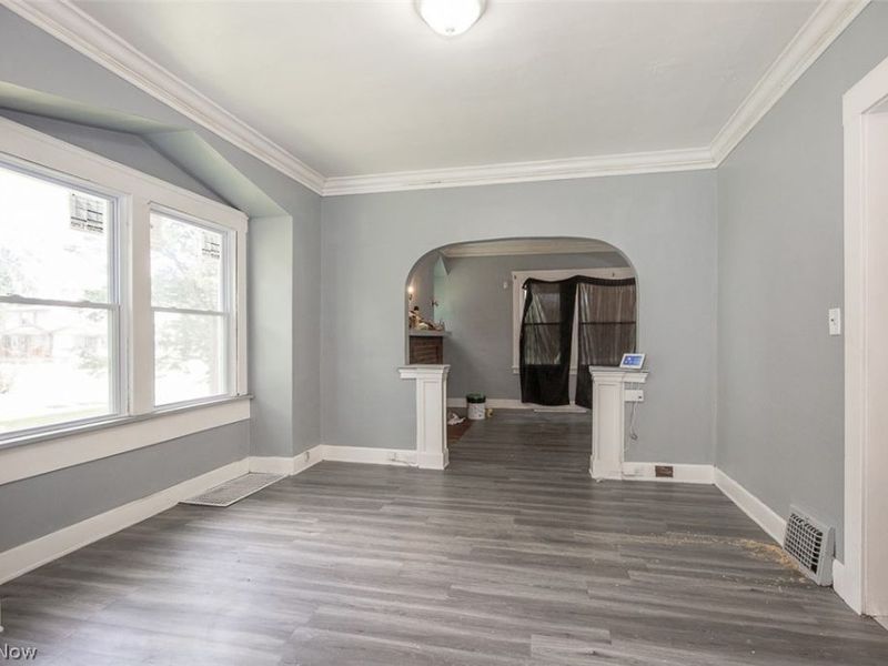 374 E 124th Street, Cleveland, OH 44108 Photo 9