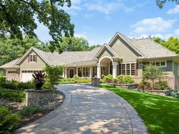 6 Bent Tree Lane, North Oaks, MN 55127