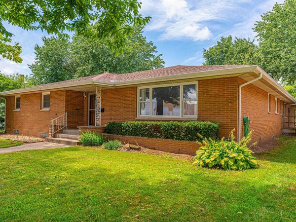 144 N MAIN Street, Mason City, IL 62664