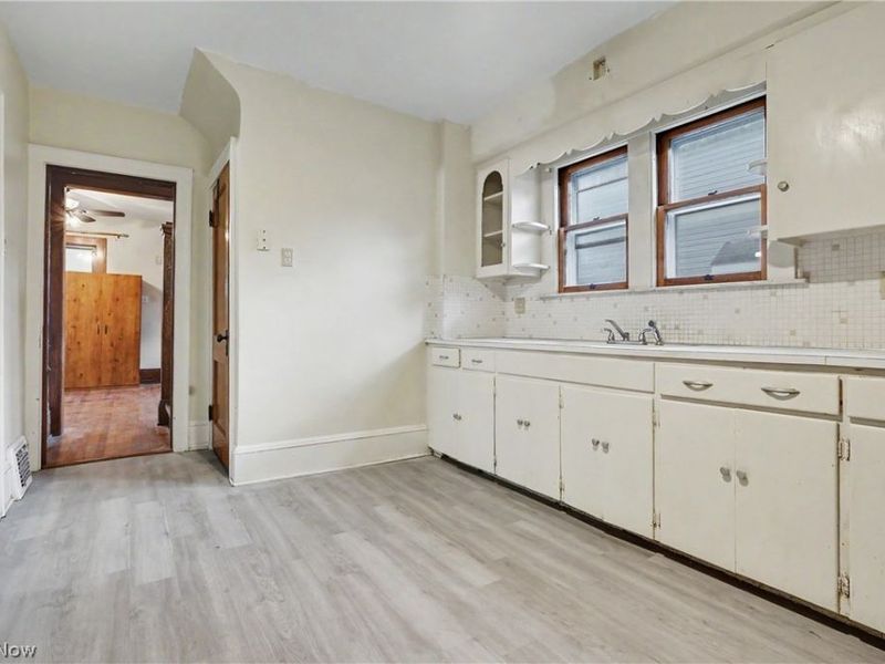 456 Delmar Avenue, Akron, OH 44310 Photo 9