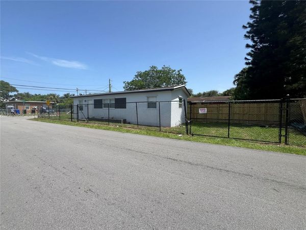 1430 NW 7th St , Fort Lauderdale, FL 33311