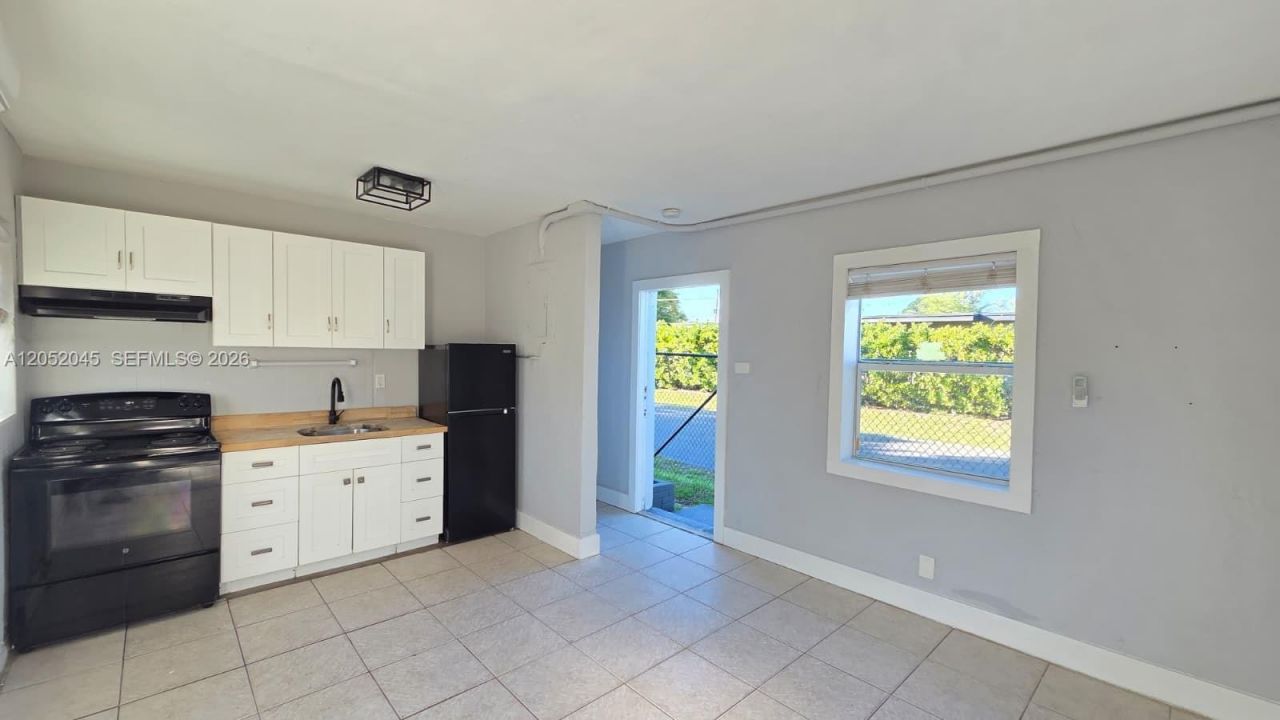 1430 NW 7th St , Fort Lauderdale, FL 33311 Photo