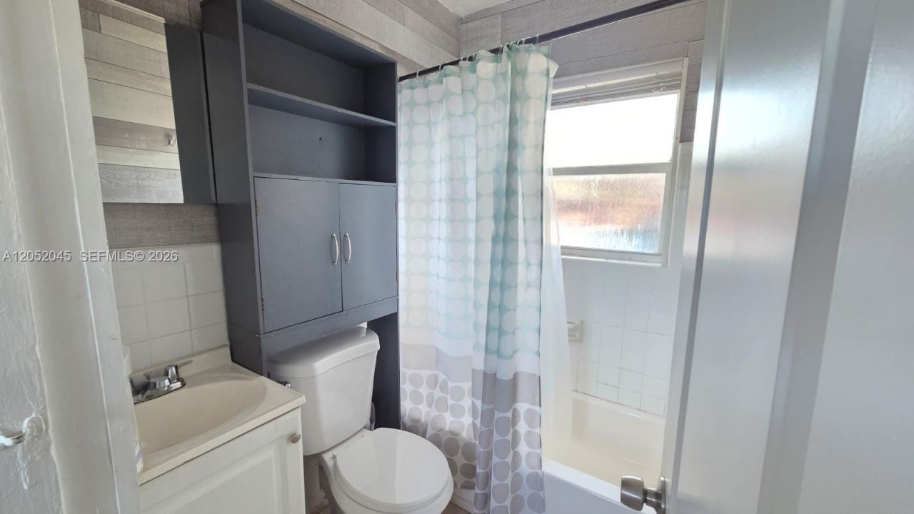 1430 NW 7th St , Fort Lauderdale, FL 33311 Photo