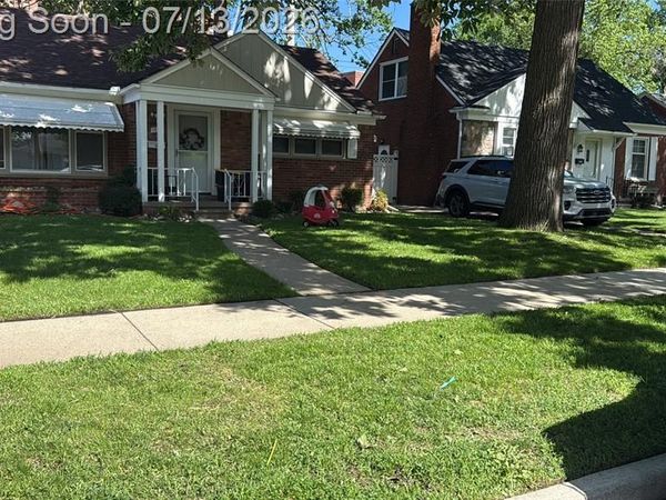 1500 Sherwood Court, Dearborn, MI 48124